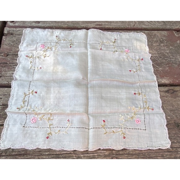 Antique Victorian Embroidered Silk Handkerchief With Floral Design 11"x11" - Picture 2 of 3